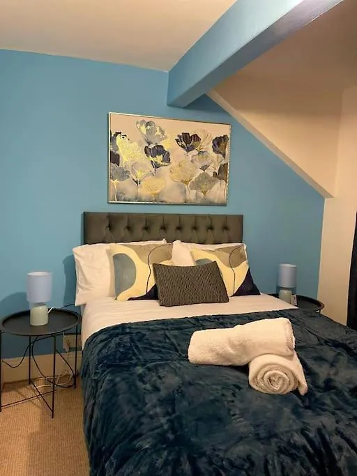 Apartment Redcar - Seafront, 6 Bedrooms, Short Stays